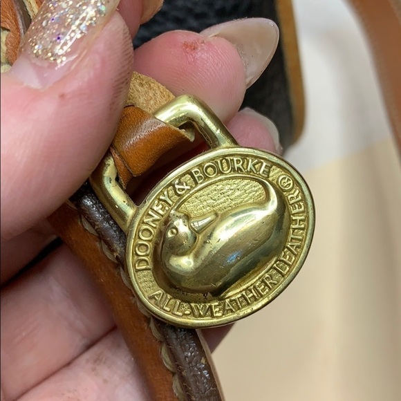 Dooney and Bourke classic leather Satchel - Picture 7 of 10